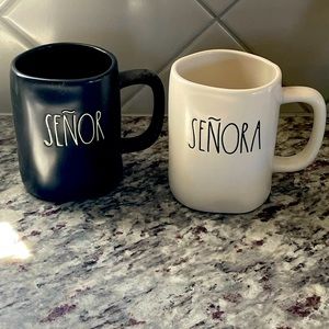 Rae Dunn set of mugs. Senor/Senora. EUC